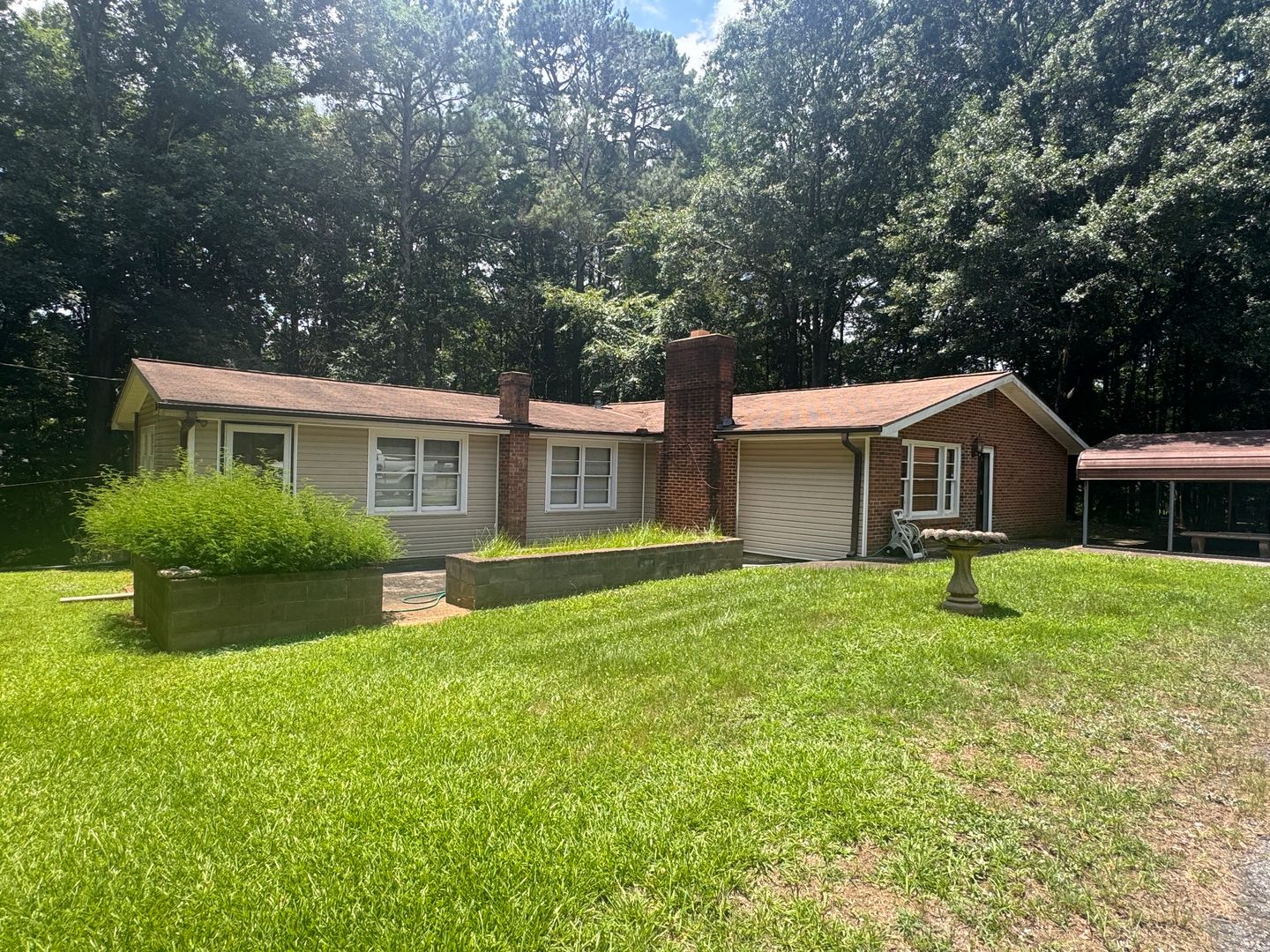 Commerce House: 2116 Ila Road