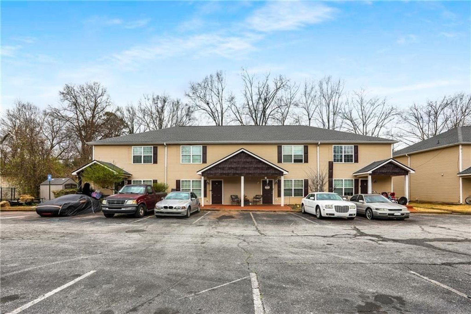 Monroe Apartment: 407 Maple Lane