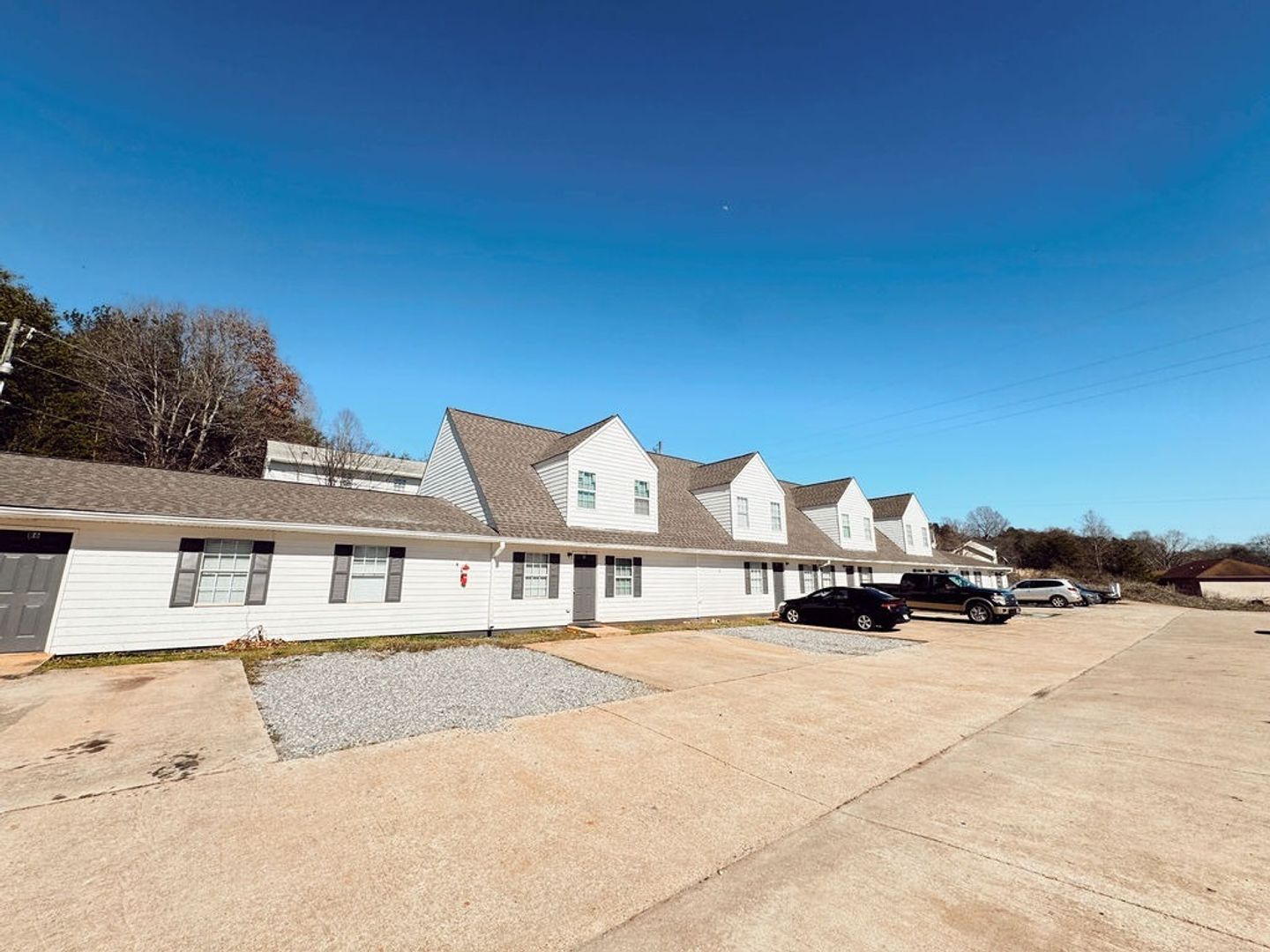 Cleveland Apartment: 896 Campbell Street