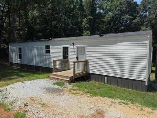 Comfortable 2BR/2BA Apartment in Convenient Royston Location