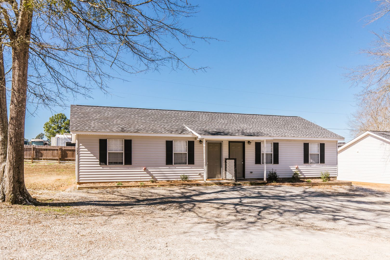 Commerce Apartment: 123 Faulkner Drive