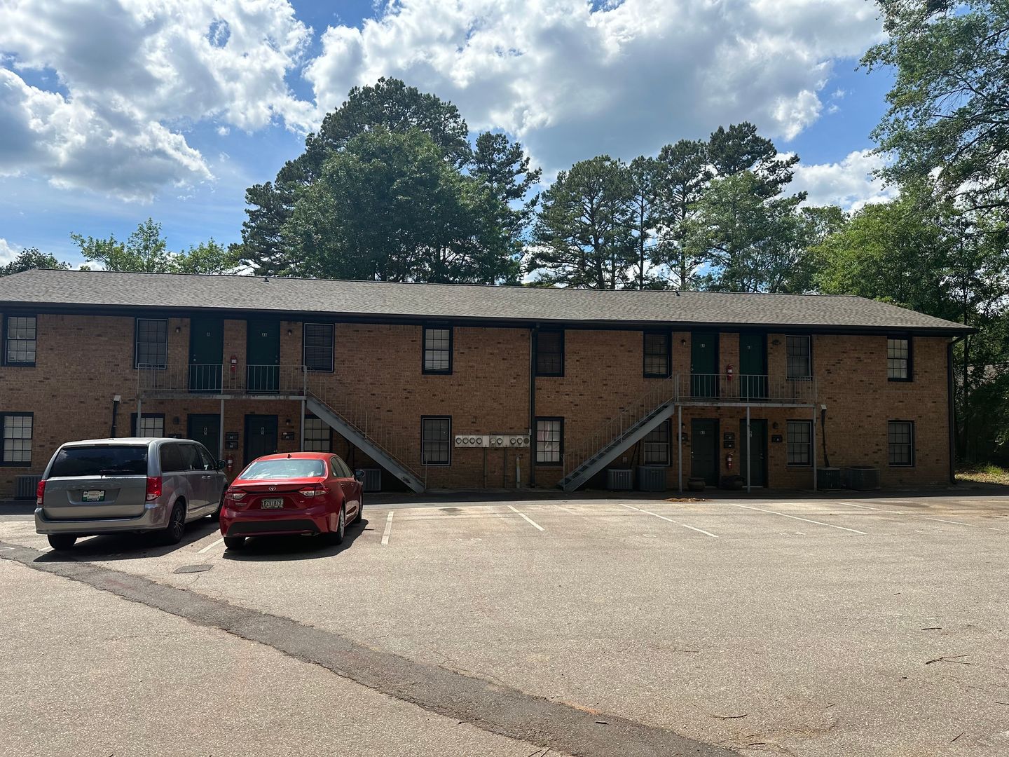 Jefferson Apartment: 272 Lawrenceville Street