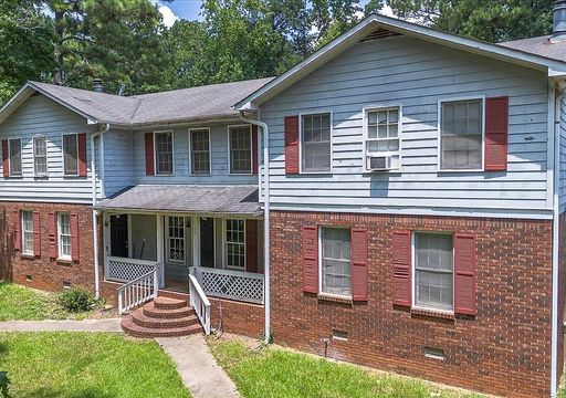 Spacious 3BR/2.5BA Townhome Near UGA in East Athens – photo 1