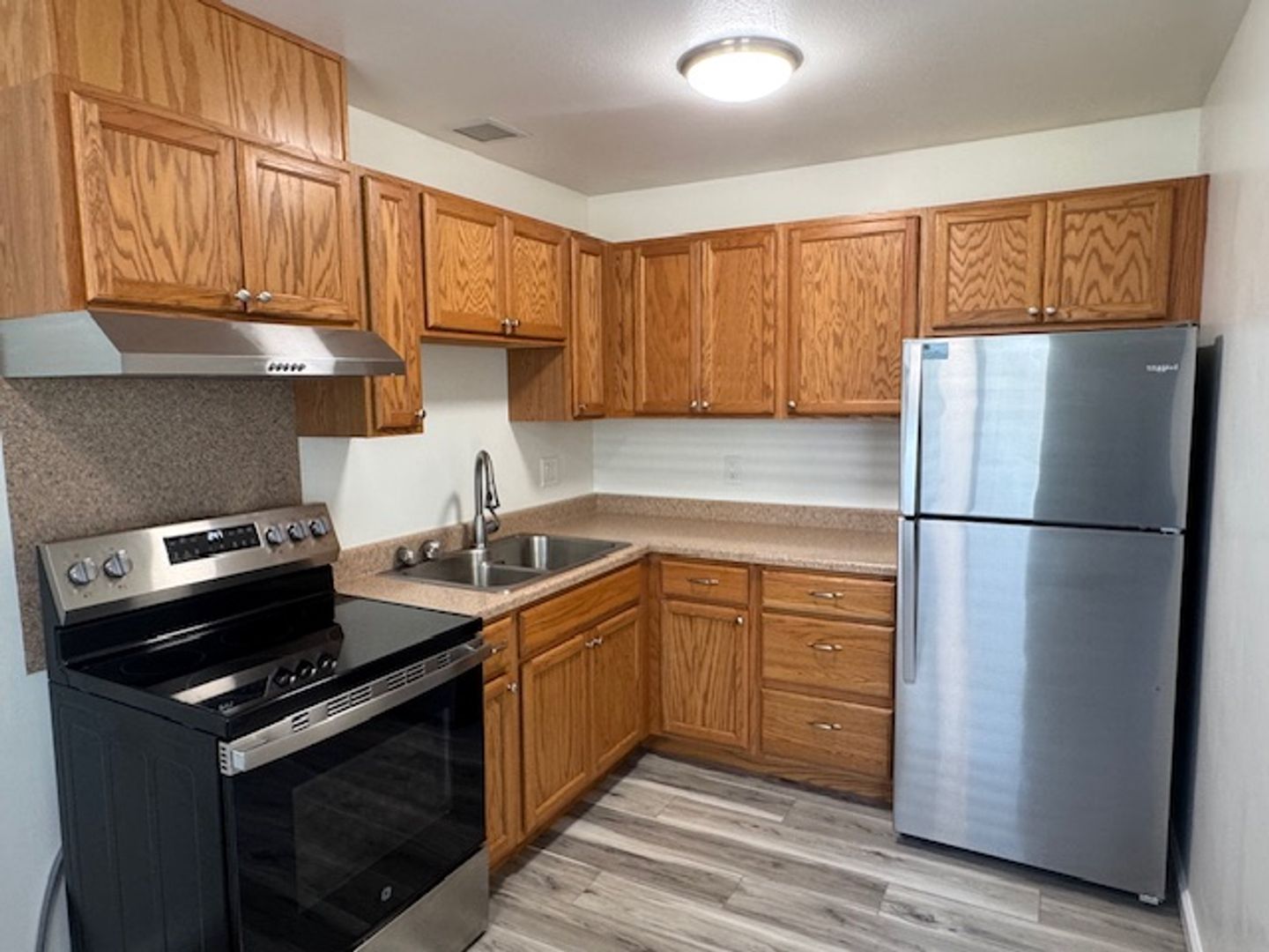 Marina Apartment: 233/235 Carmel Ave