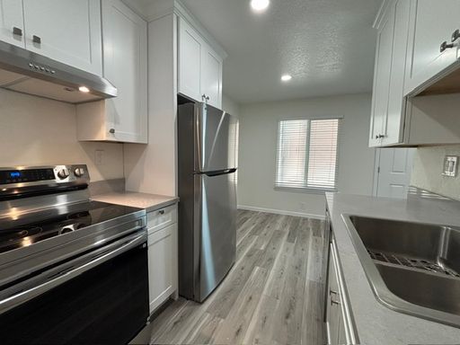 Beautifully renovated upstairs 2-bedroom 1-bath - Tours starting 9/14