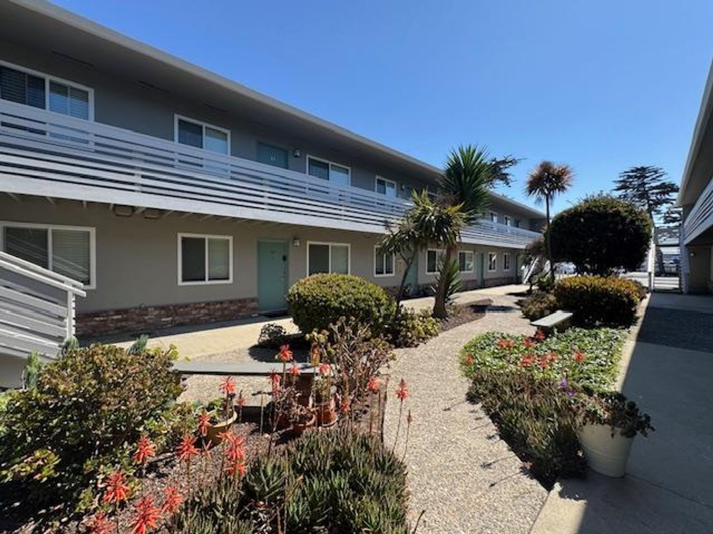 Marina Apartment: 233/235 Carmel Ave