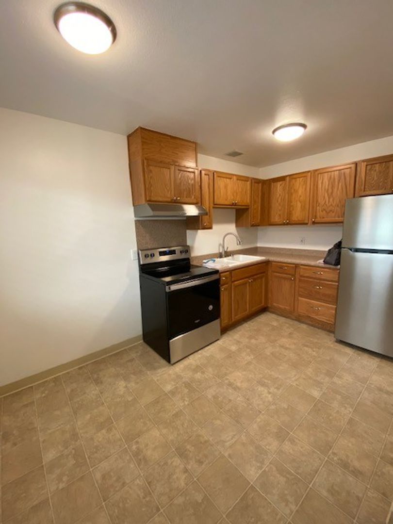 Marina Apartment: 233/235 Carmel Ave