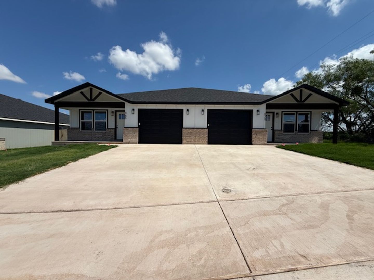 ABILENE House: 966 MINDA