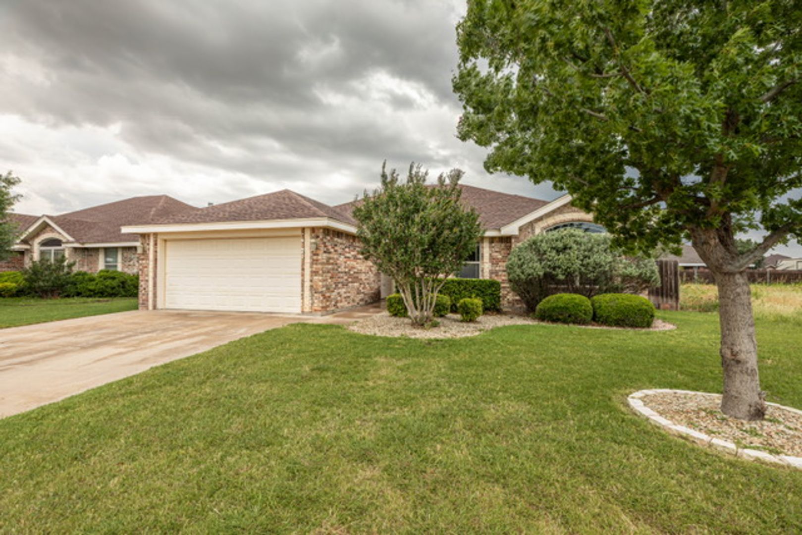 Abilene House: 1342 Lewis & Clark