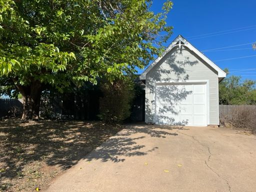 33 Shady Brook – photo 1