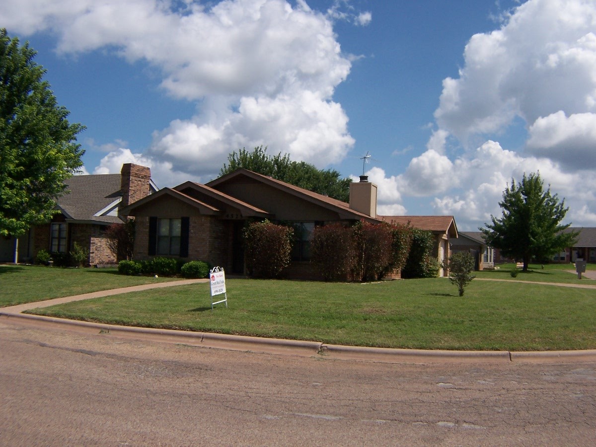 Abilene House: 4525 Cole