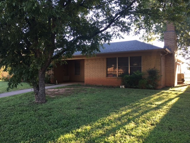 Abilene House: 975 Minter Lane