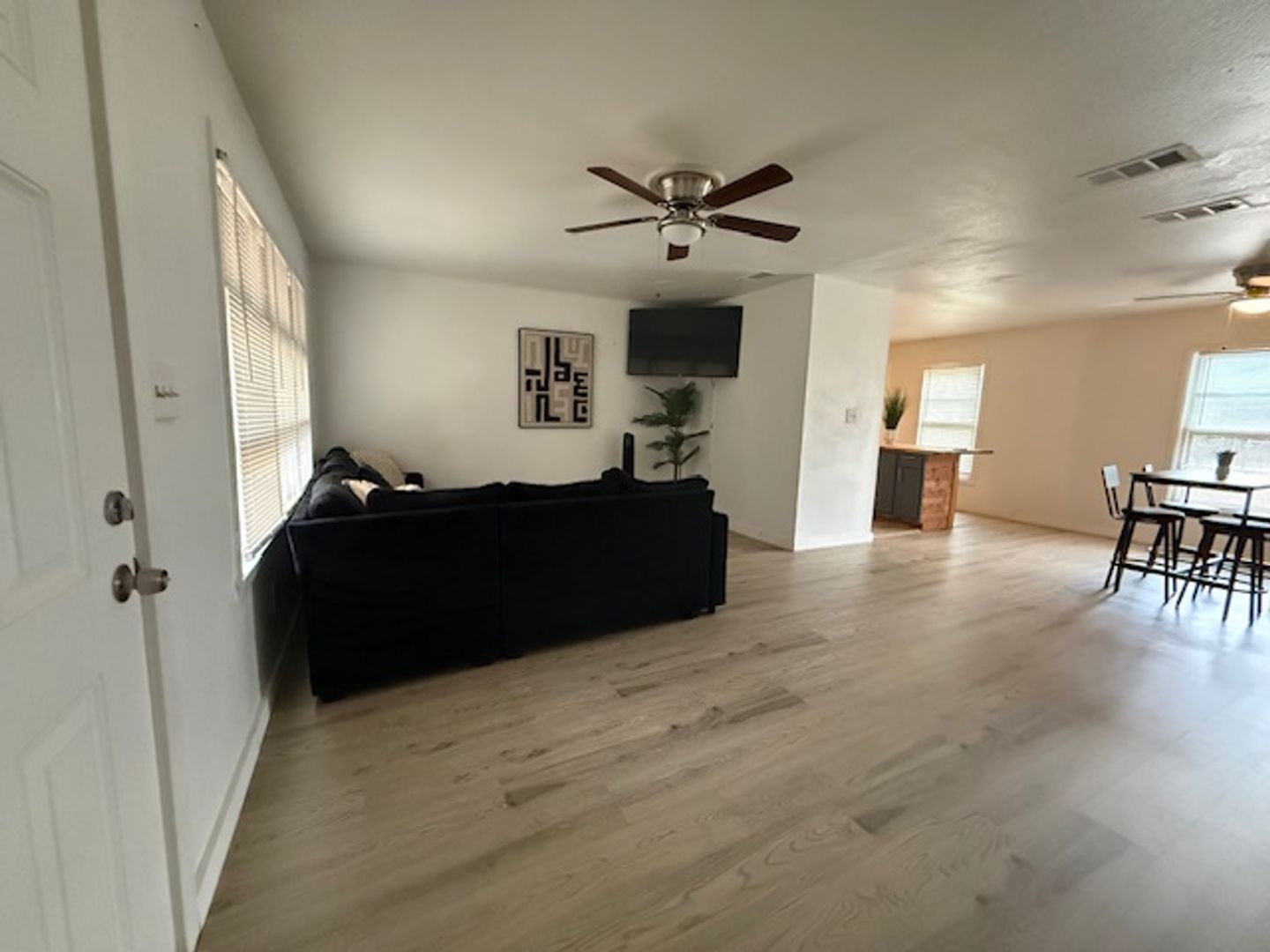 Abilene House: 841 S San Jose