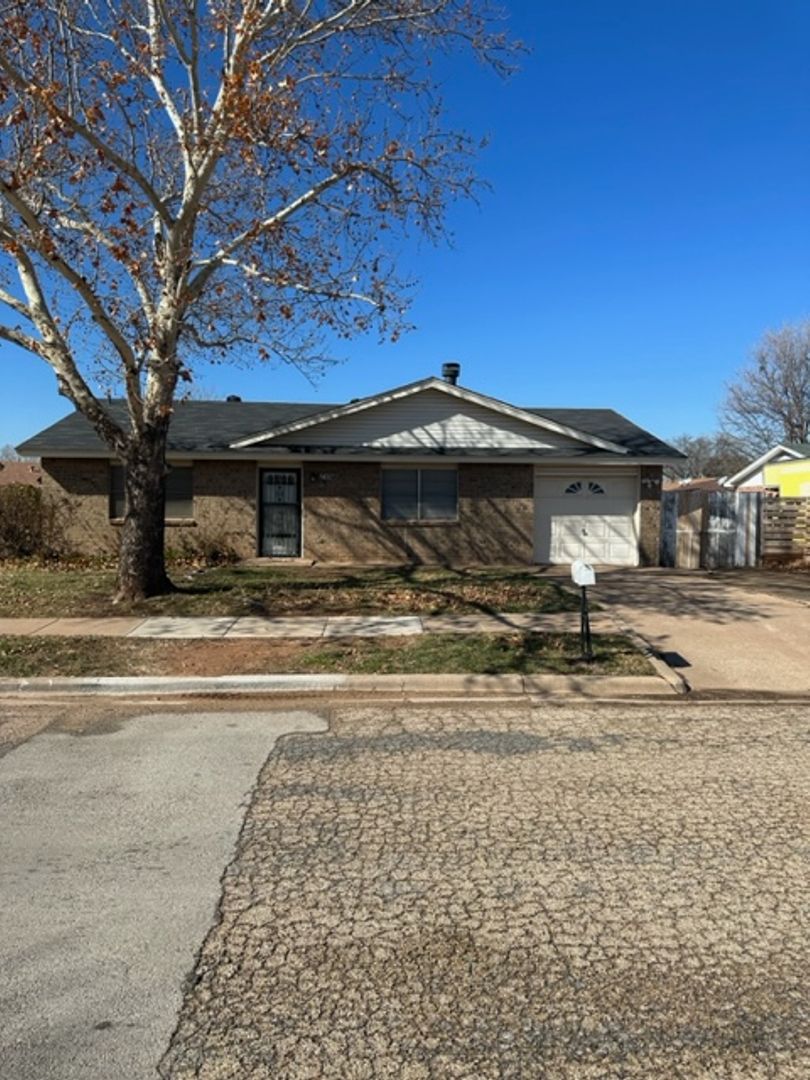 ABILENE House: 802 ALAMEDA