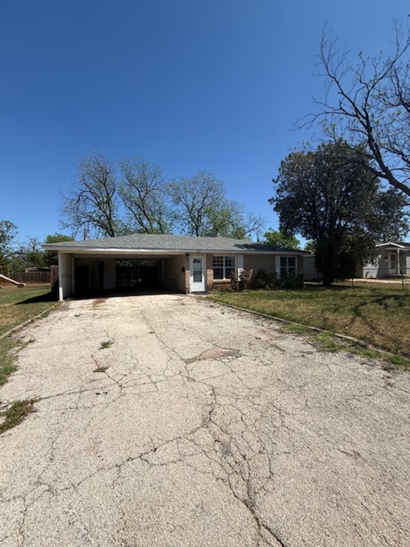 Abilene House: 1533 Bridge Ave
