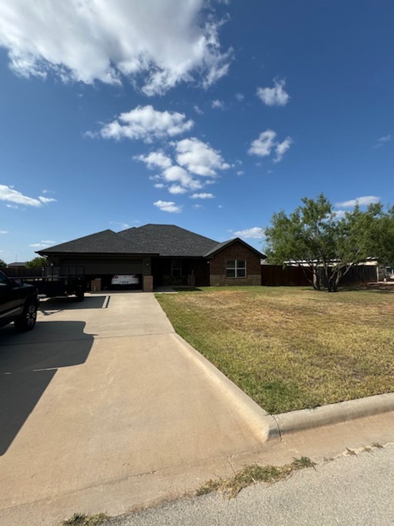 ABILENE House: 260 HOG EYE RD