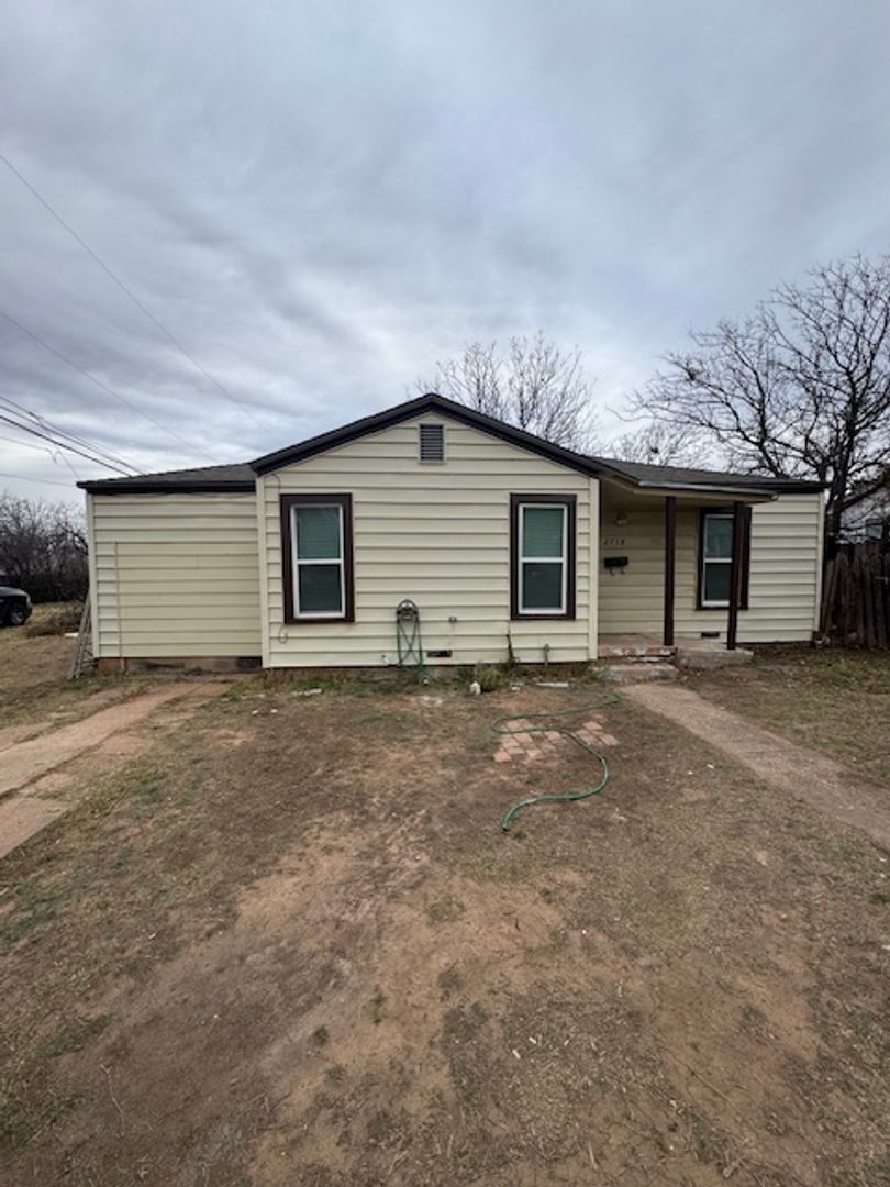 ABILENE House: 2718 S 11TH