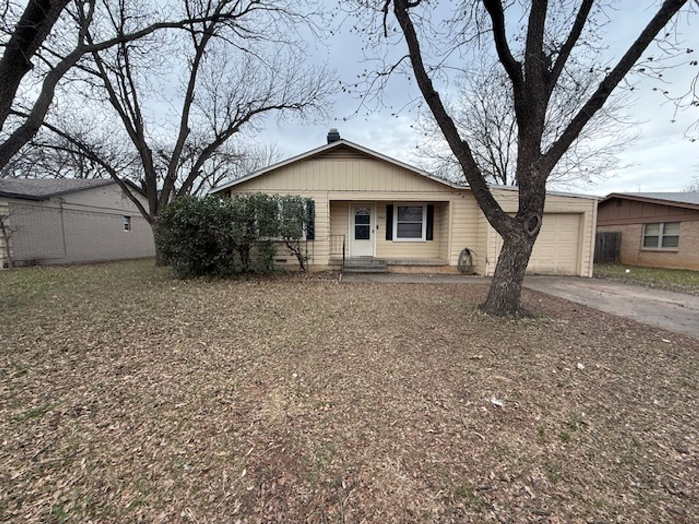 Abilene House: 3042 Grand Ave