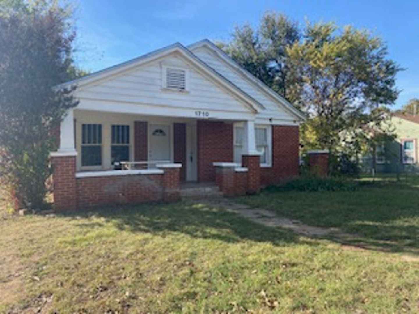 ABILENE House: 1710 CHESTNUT STREET