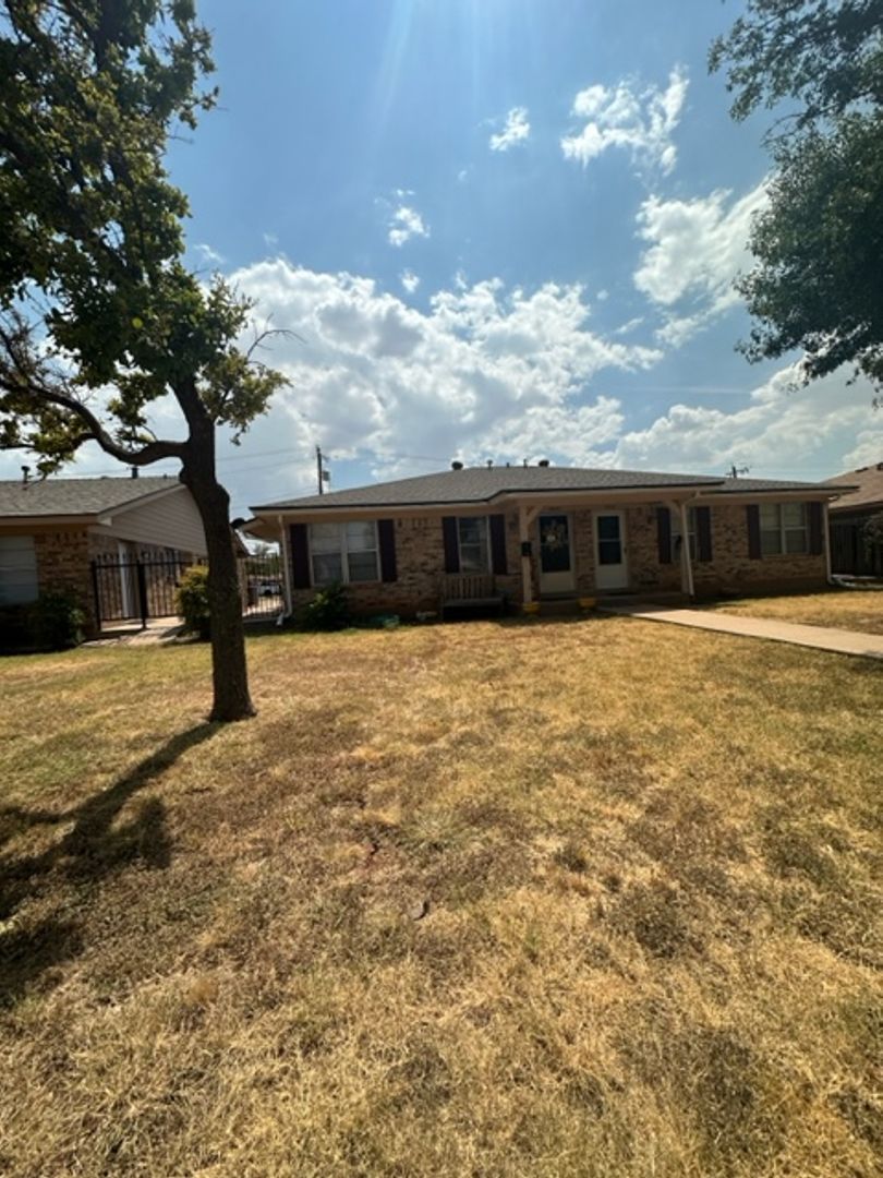 ABILENE House: 4825 S 6TH STREET