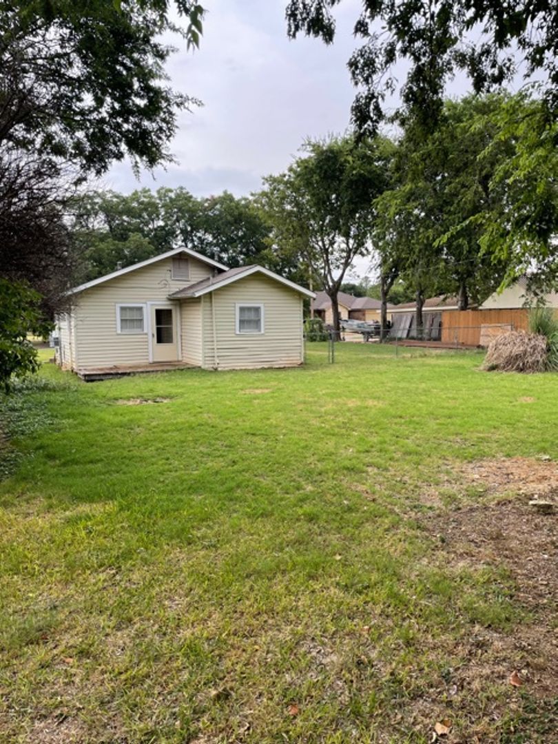 ABILENE House: 1534 LYTLE ACRES DR