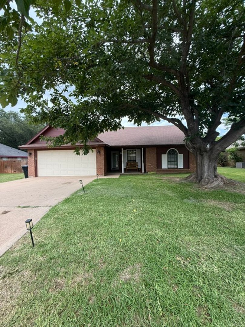 ABILENE House: 1717 PEMELTON