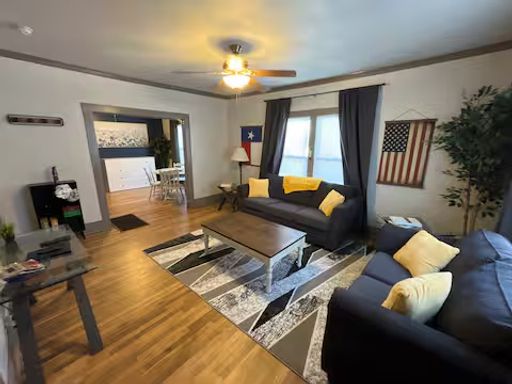 1426 Cedar – photo 1