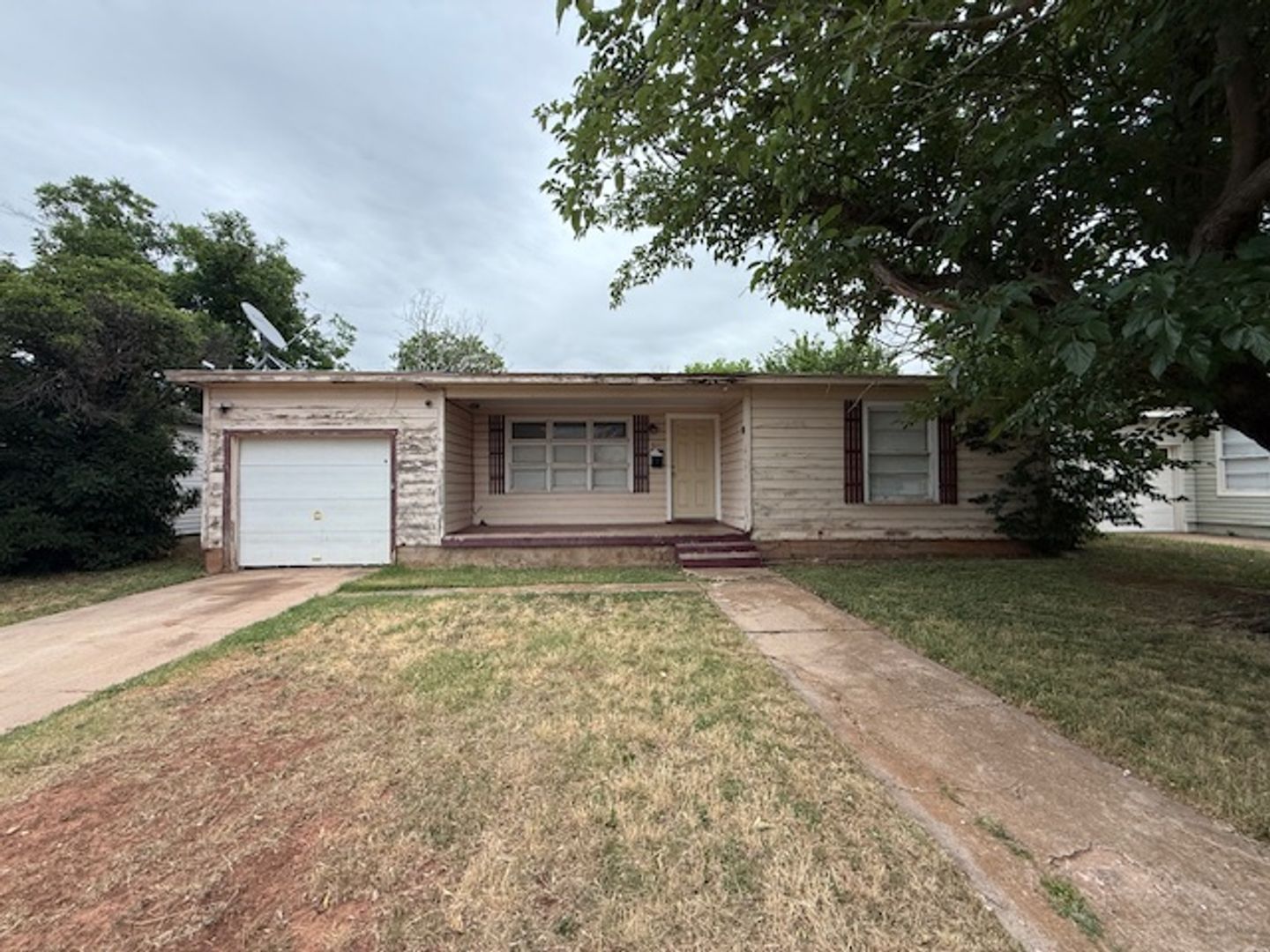 Abilene House: 841 S San Jose