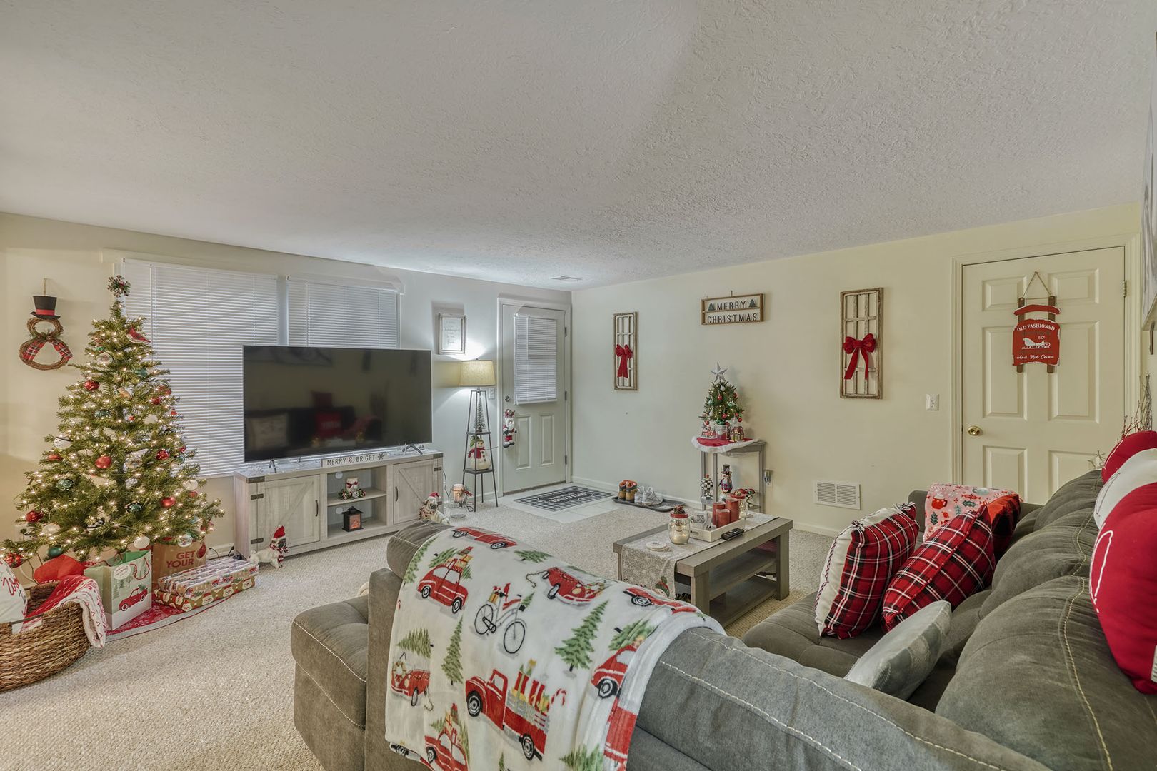 6137 Patriot Drive, Ontario, NY 14519