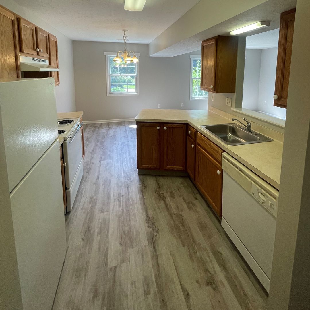 Palmyra Apartment: 222 Fayette Street