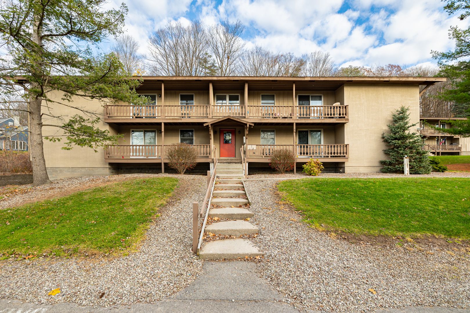 Palmyra Apartment: 222 Fayette Street