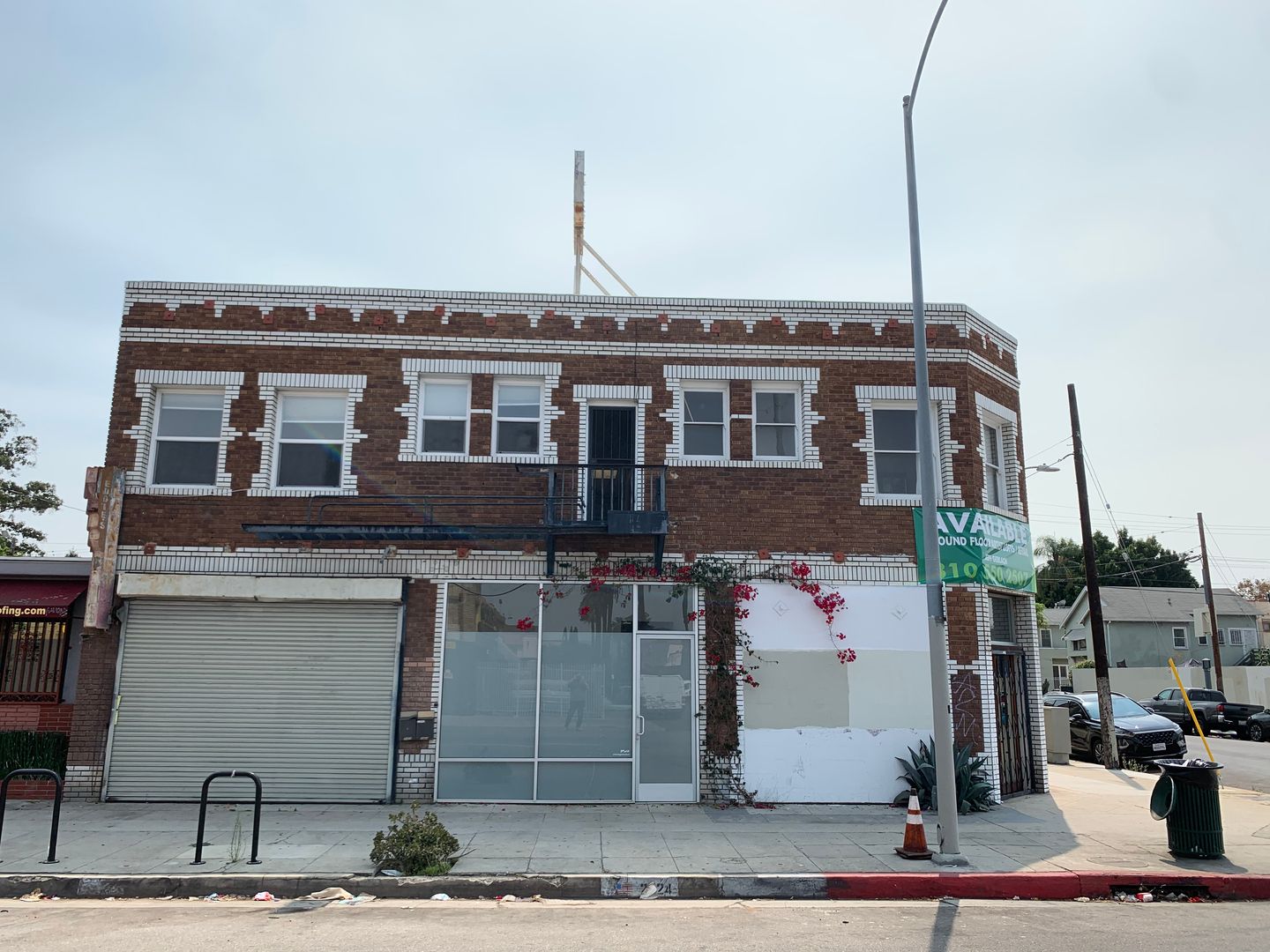 Los Angeles Apartment: 1906 Cimarron Street