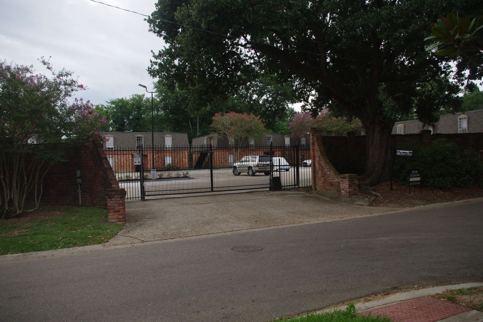 Baton Rouge Apartment: 2500-2512 McGrath Ave