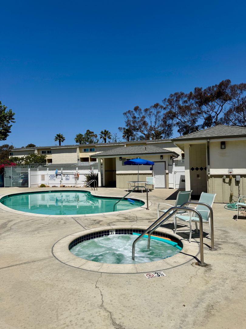 Port Hueneme Apartment: 192 E. Port Hueneme Rd.