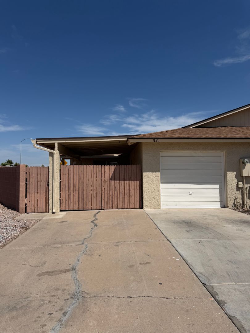 Mesa House: 1431 S Lazona Drive