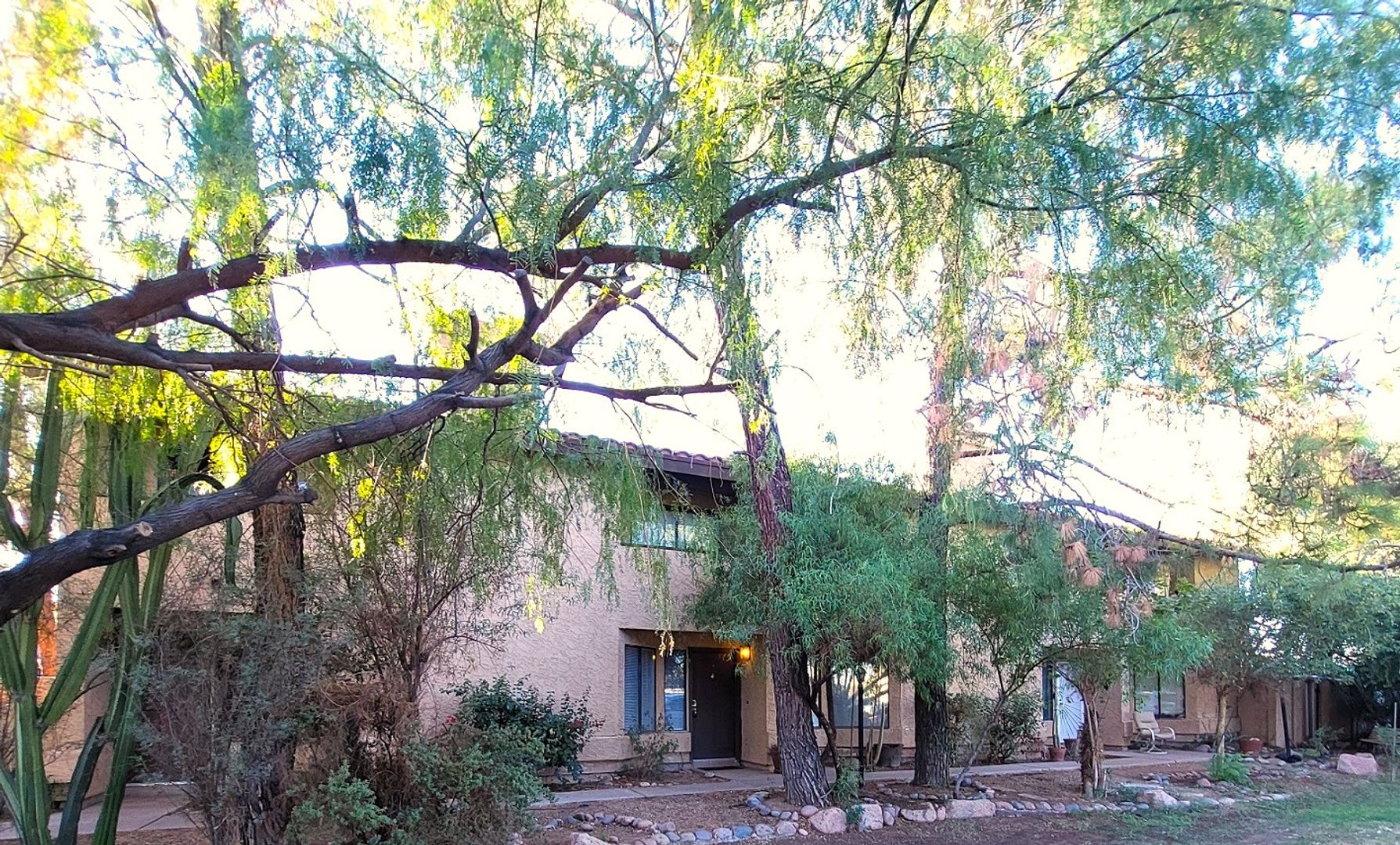 Tempe Townhome: 1036 S. Mariana St. #4