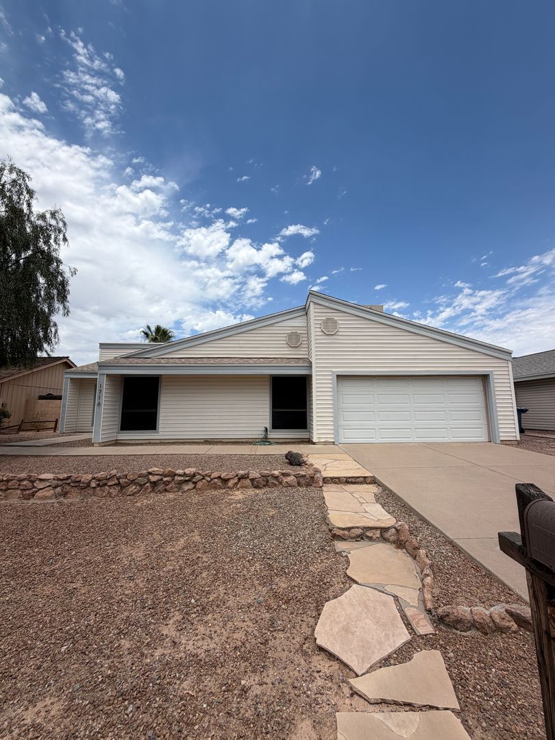 Tempe House: 1716 E Redfield Rd