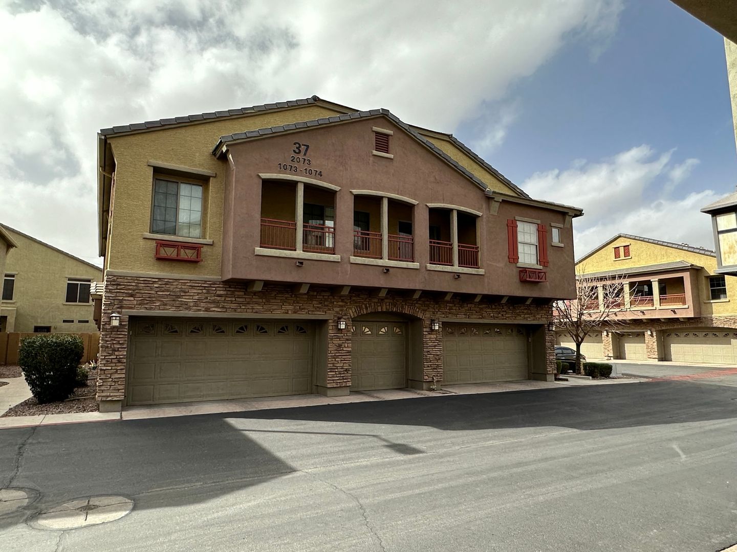 Mesa House: 1350 S. Greenfield #2073