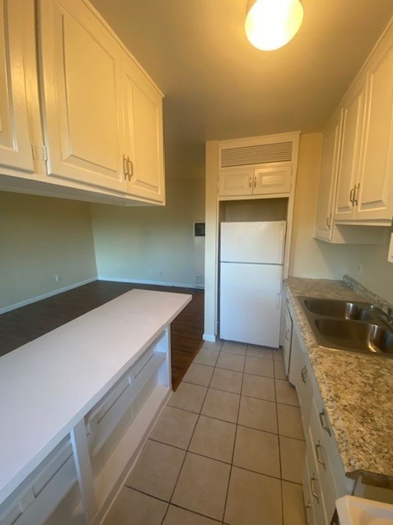 San Diego Apartment: 4201 Sixth Ave.