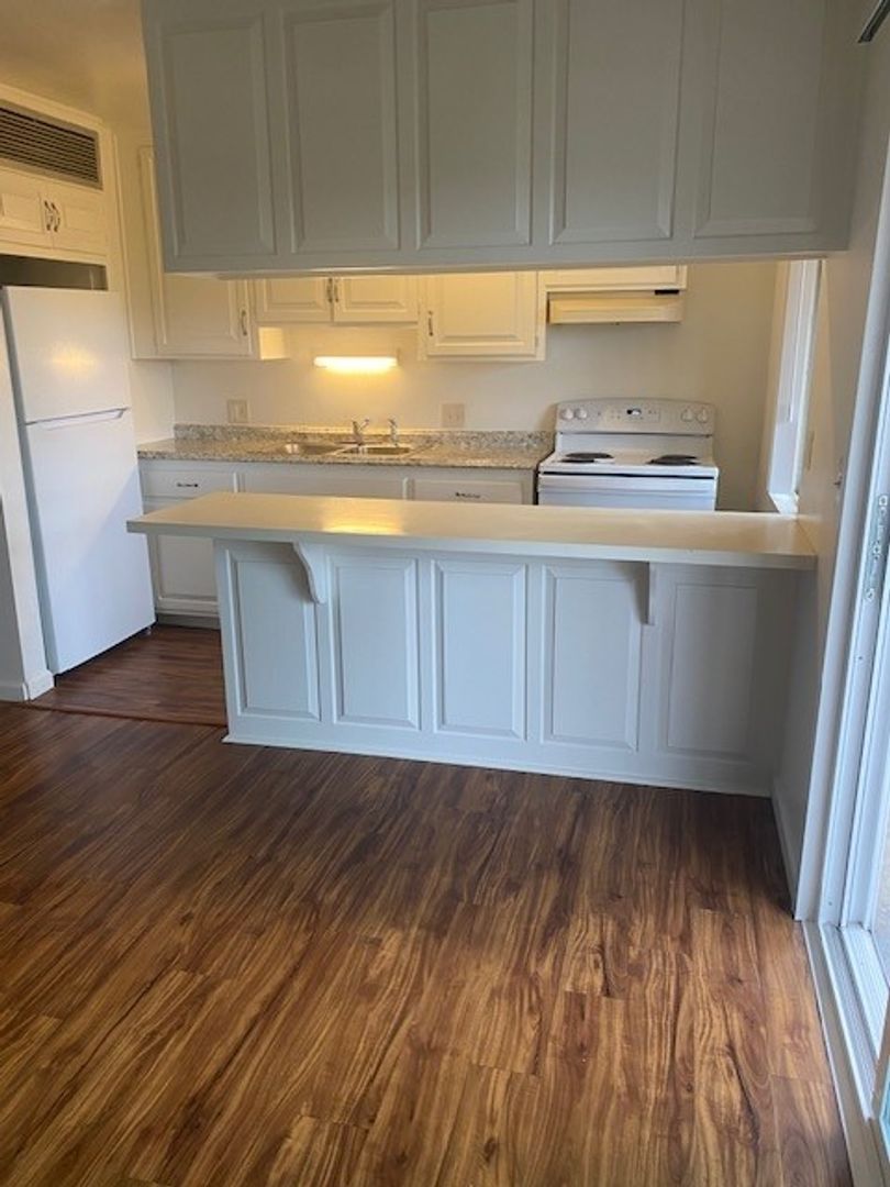 San Diego Apartment: 4201 Sixth Ave.