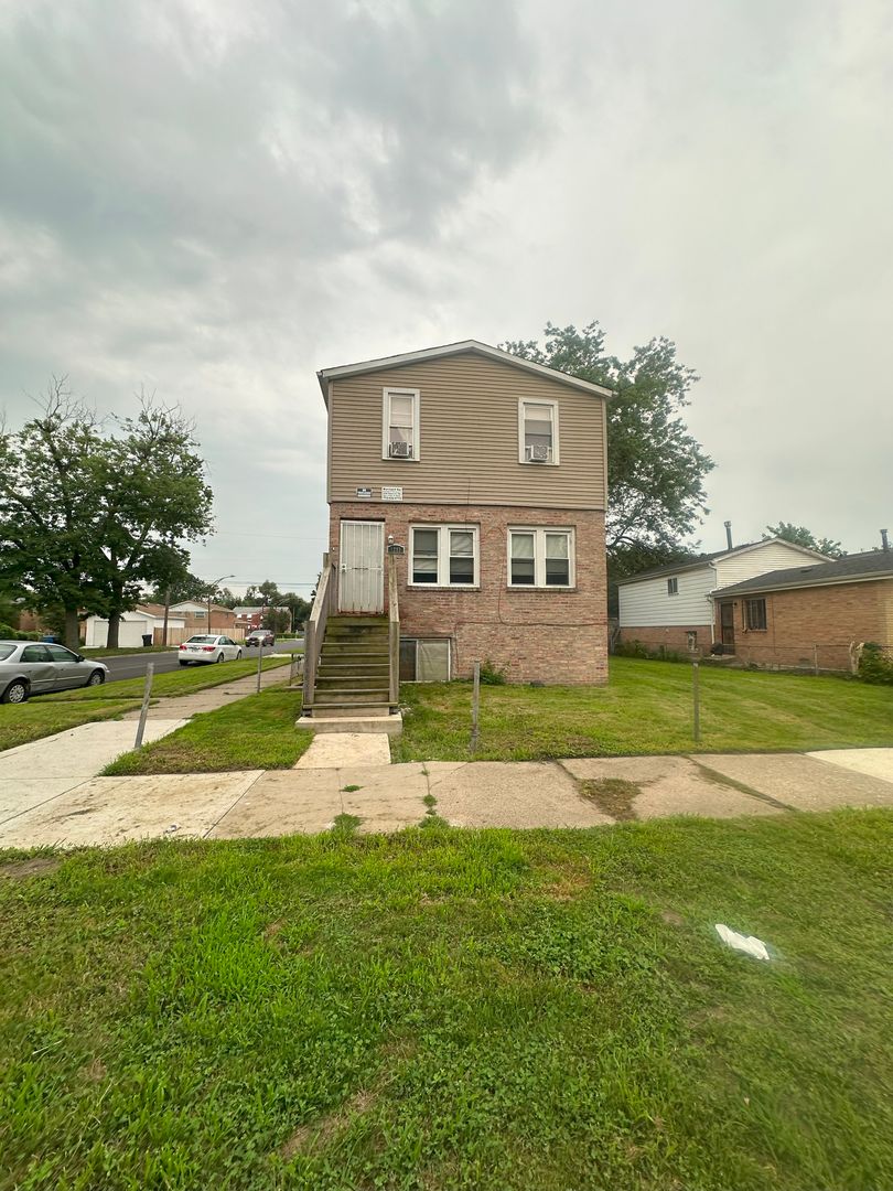 Chicago Apartment: 1201 W 110th Pl