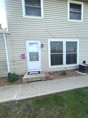 2 Bed 1 Bath Rental at 7662 159th Pl, Tinley Park, IL – photo 1