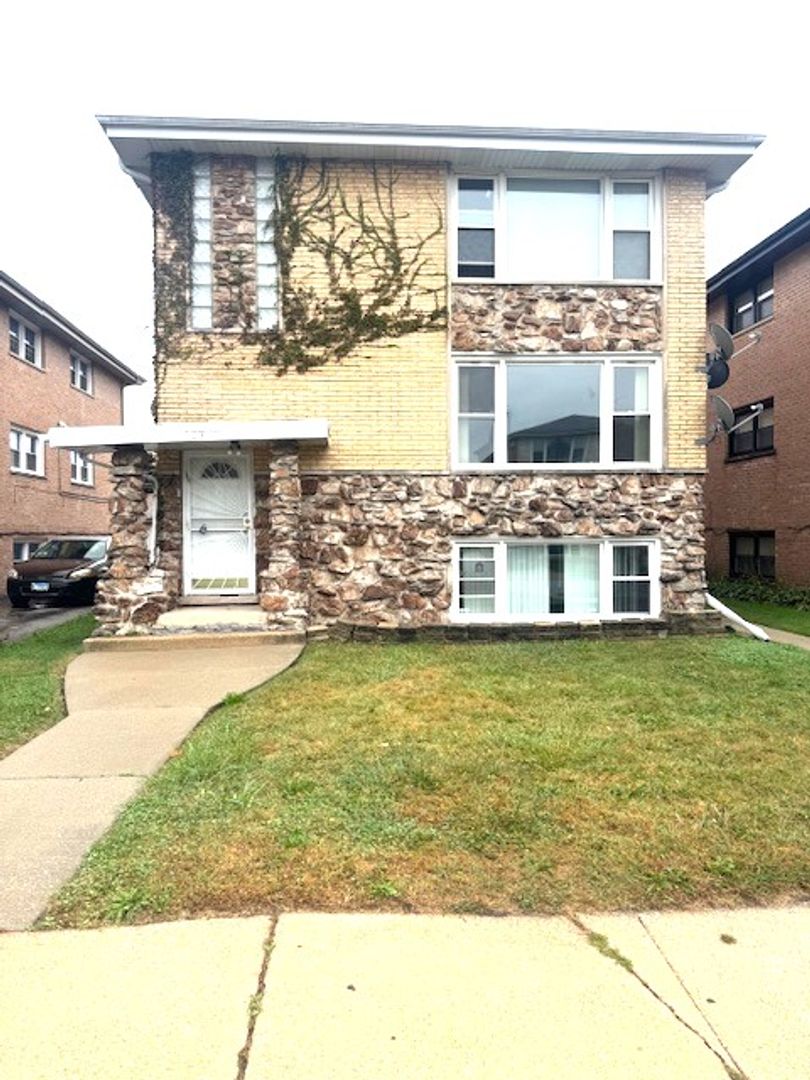 Calumet City Apartment: 339 Yates Ave