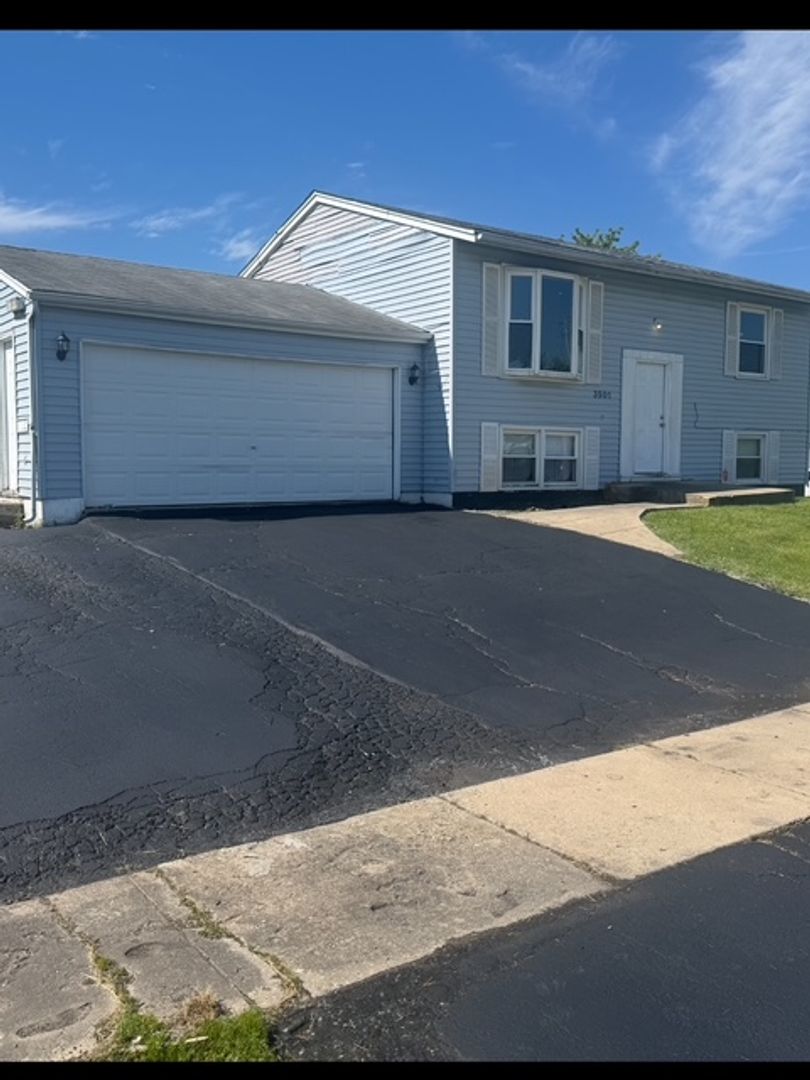 Country Club Hills House: 3501 177th St