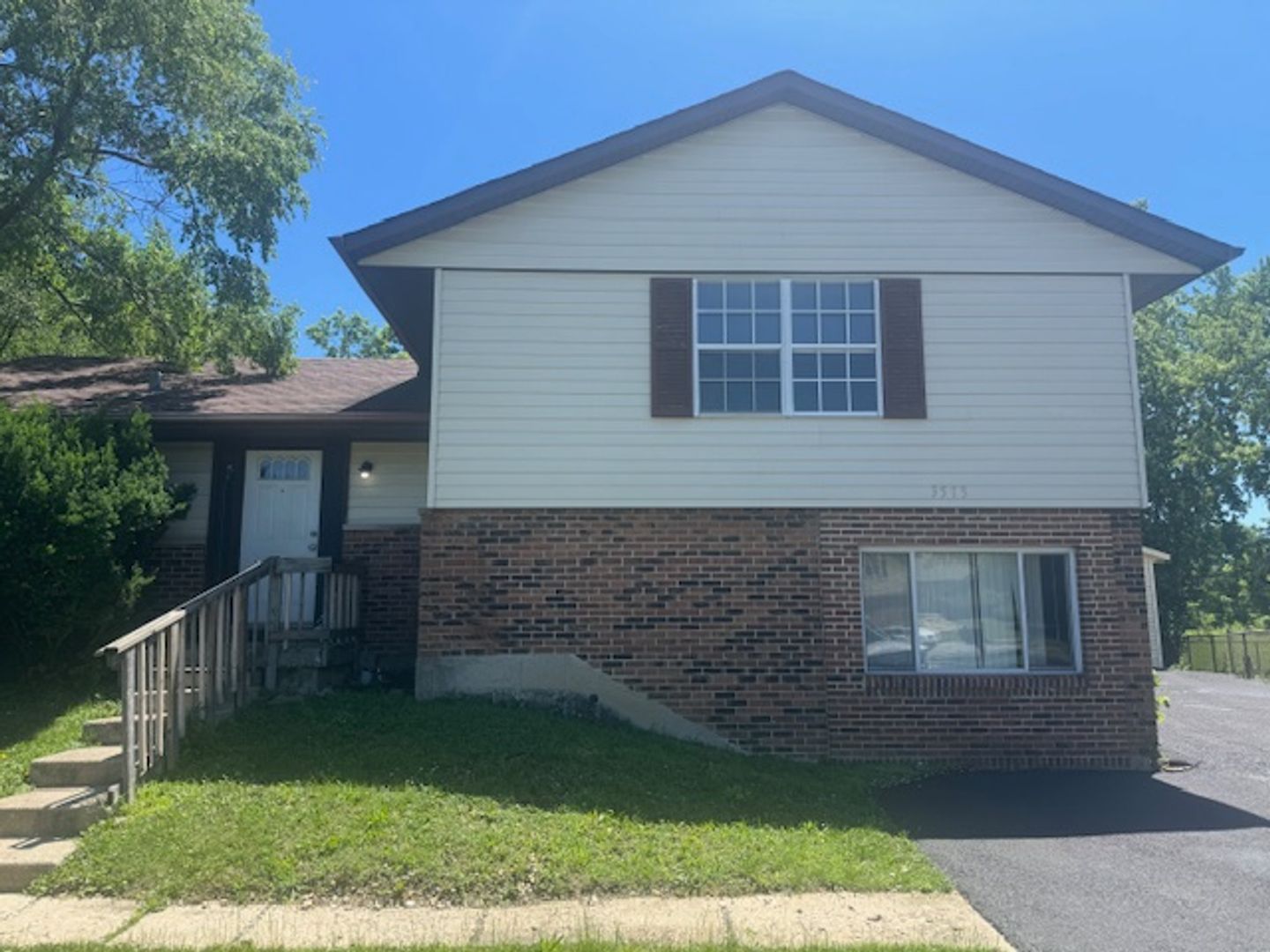 Hazel Crest House: 3515 Bordeaux Ct.