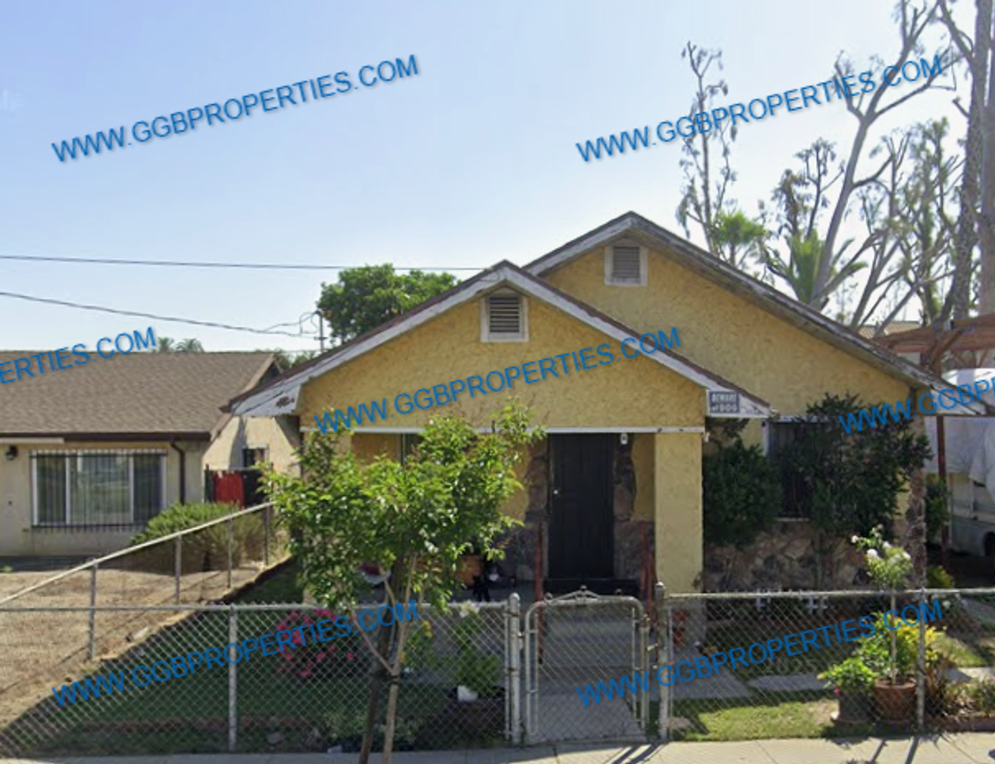 Compton House: 1216 N Acacia Ave