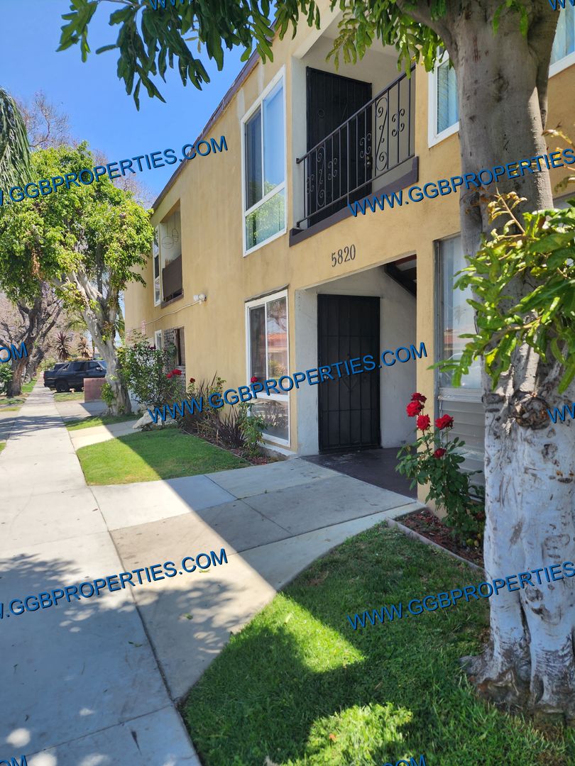 Long Beach Apartment: 5820 Rose Ave