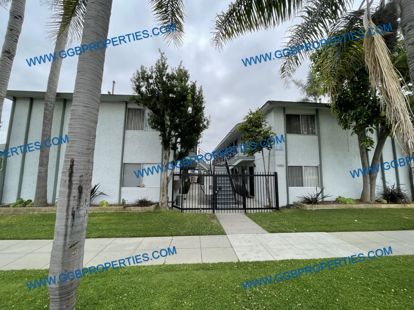 Long Beach Apartment: 1050 E Harding St