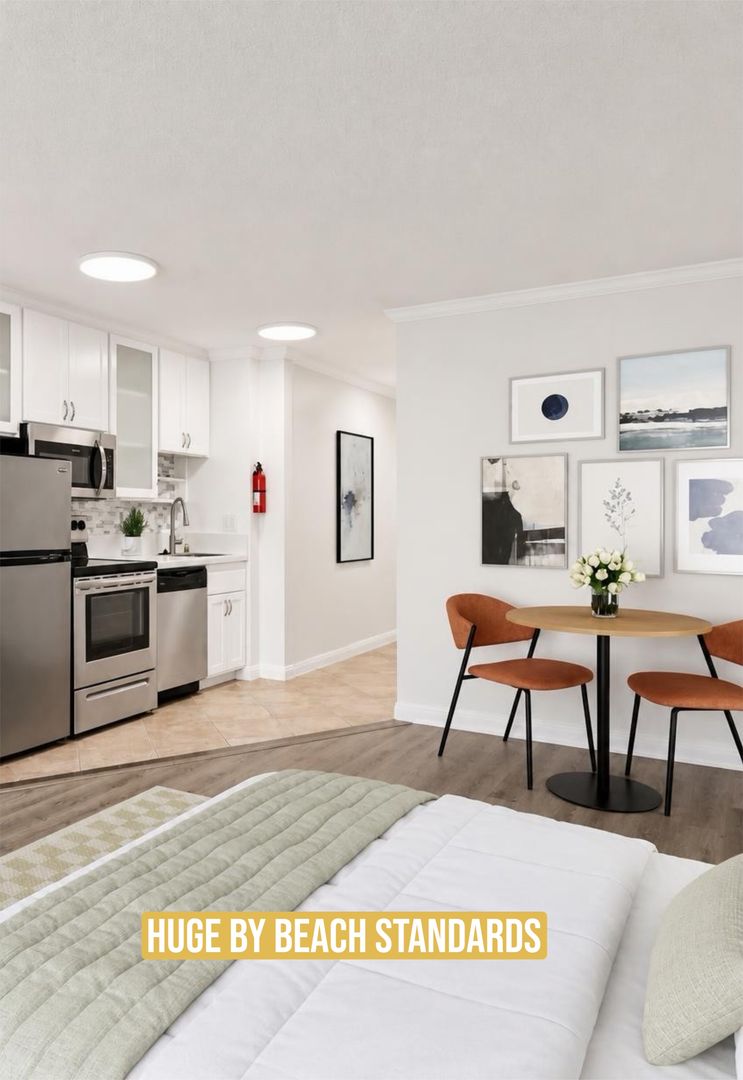 211 Crystal Cove Apts LLC 3 of 10