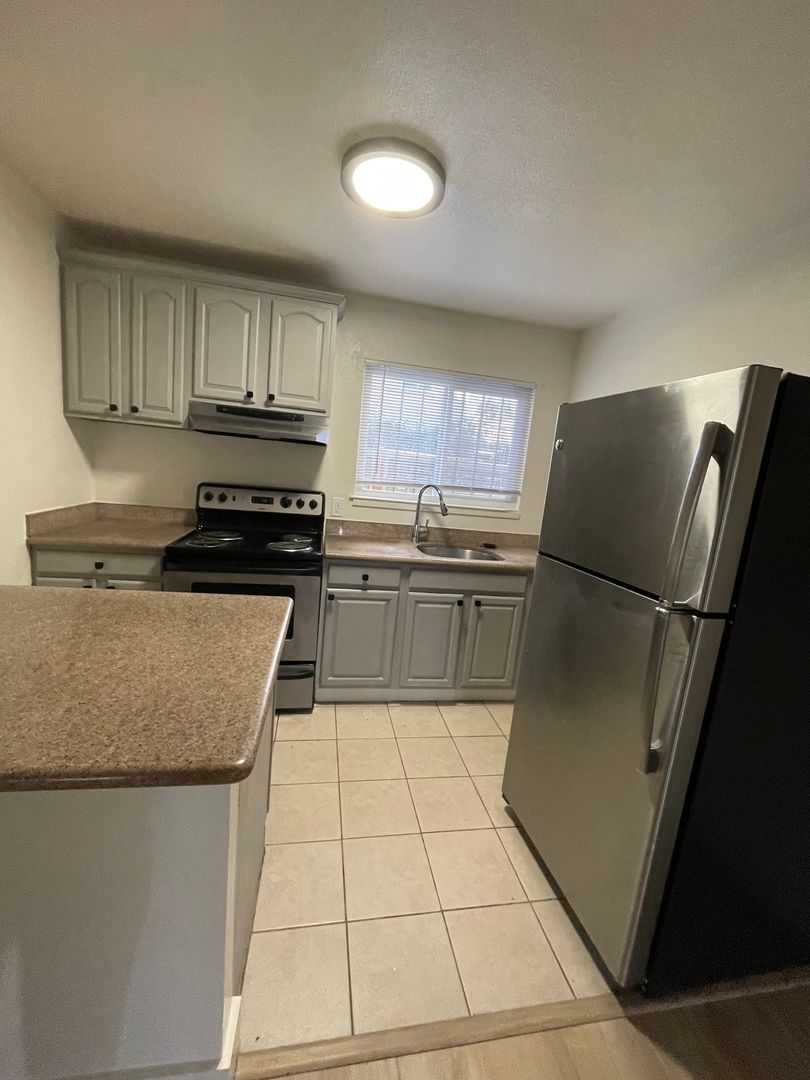 Oakland Apartment: 816 37th